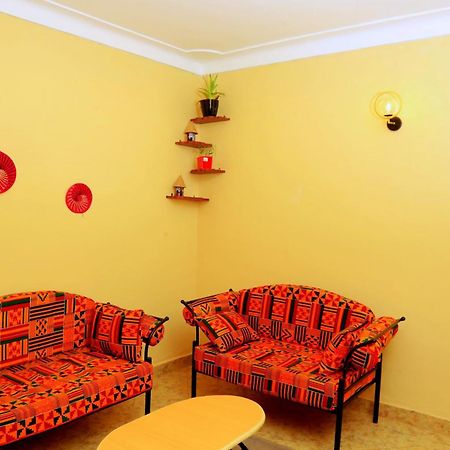 Palm Star Motel Fort Portal Exterior photo